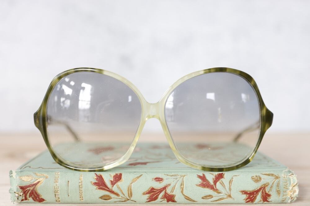Vintage 1970s Sunglasses USA Made Coastal Grandma Retro Resort Festival NOS